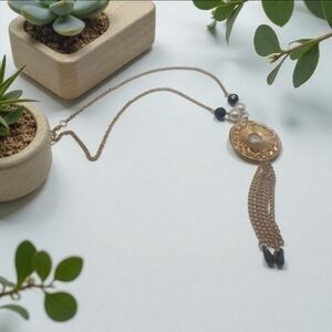 Gold Tone Women's Chain Pendant/Tassle Necklace 17"